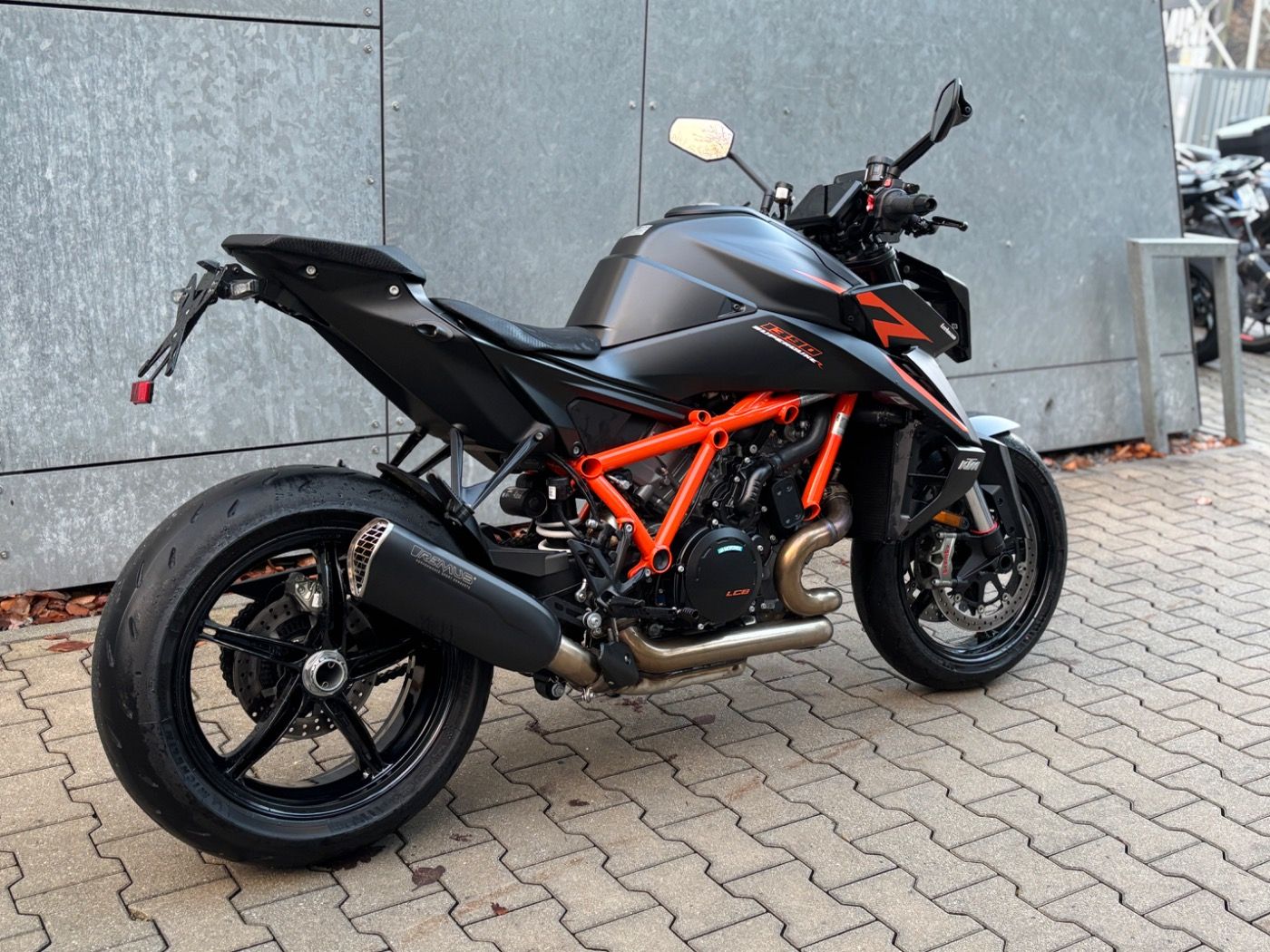 Fahrzeugabbildung KTM 1390 Super Duke R Evo 2024 Techpack, Remus