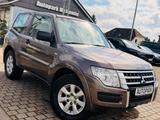 Mitsubishi Pajero 3.2 DI-D *ALLRAD*AHK*1.HAND*AUTOMATIK* - gebrauchte Mitsubishi Pajero aus dem Jahr 2016