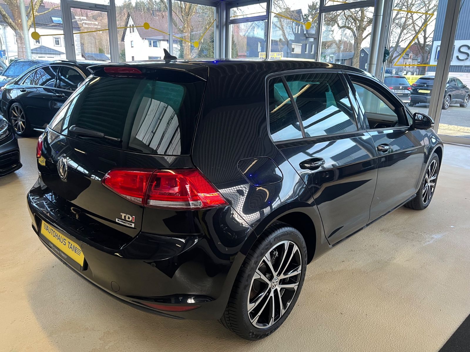 Fahrzeugabbildung Volkswagen Golf VII Lim. 1.6 TDI Comfortline BMT
