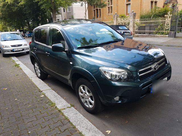 Toyota RAV 4 2.2 177PS 4x4 VOLLAUSSTATTUNG