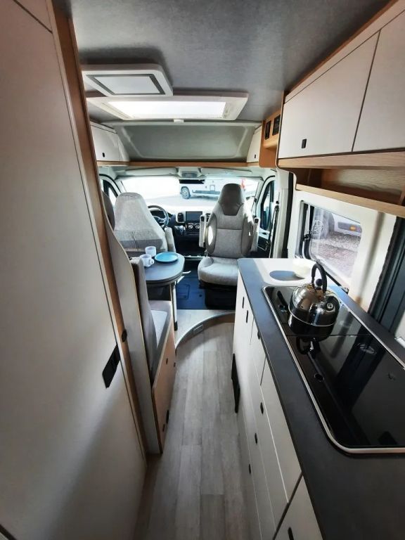 Fahrzeugabbildung Hobby ONTOUR Van 600 FT Solaris Verfüg./Sparen Sie 11.