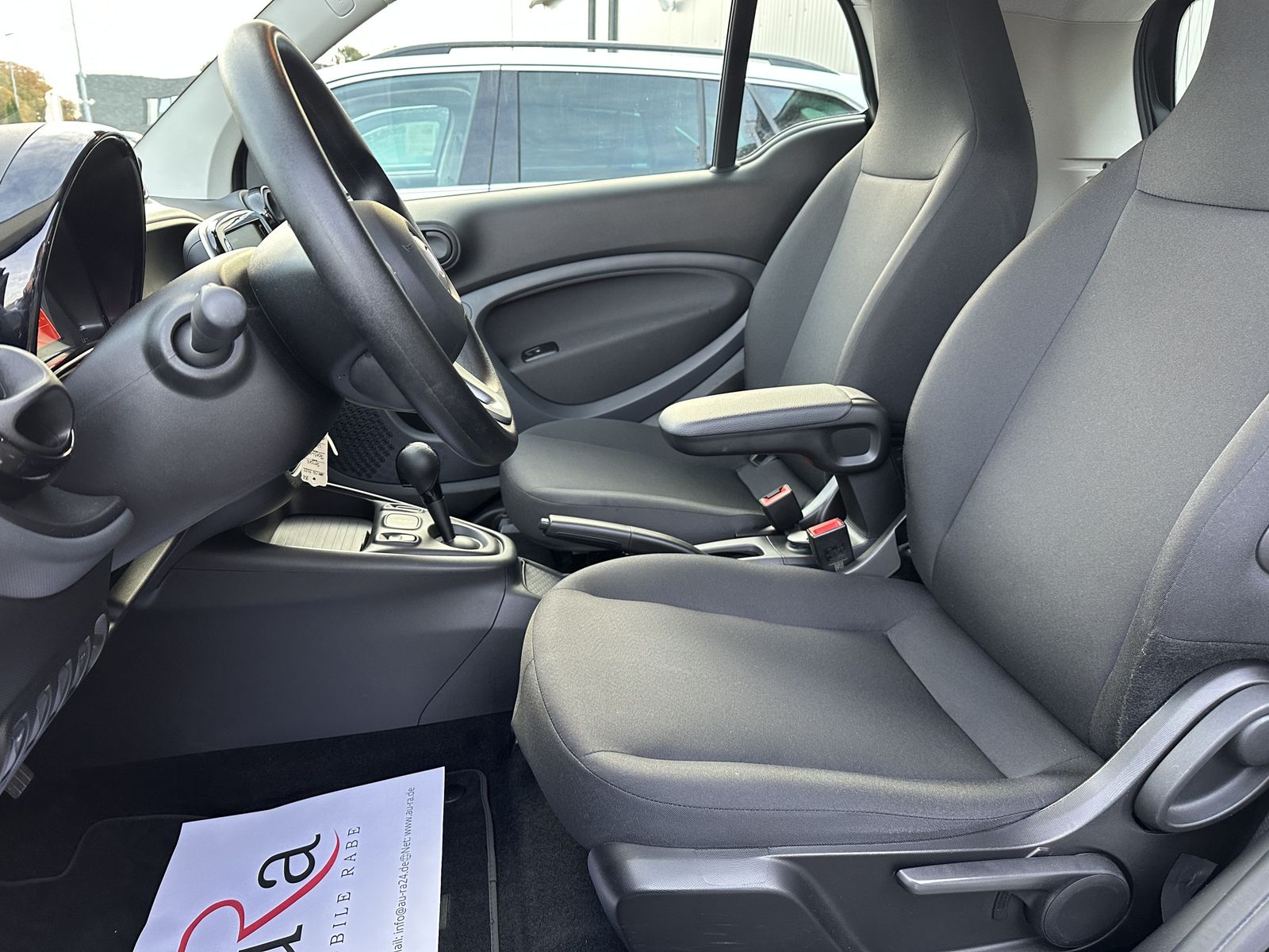 Fahrzeugabbildung Smart ForTwo EQ Coupé CARPLAY+TEMPOMAT+DAB-RADIO+1HD