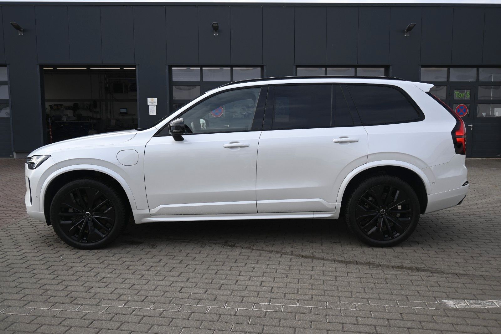 Fahrzeugabbildung Volvo XC90 T8 AWD Ultra Black Edition*LUFT*360*ACC*AHK