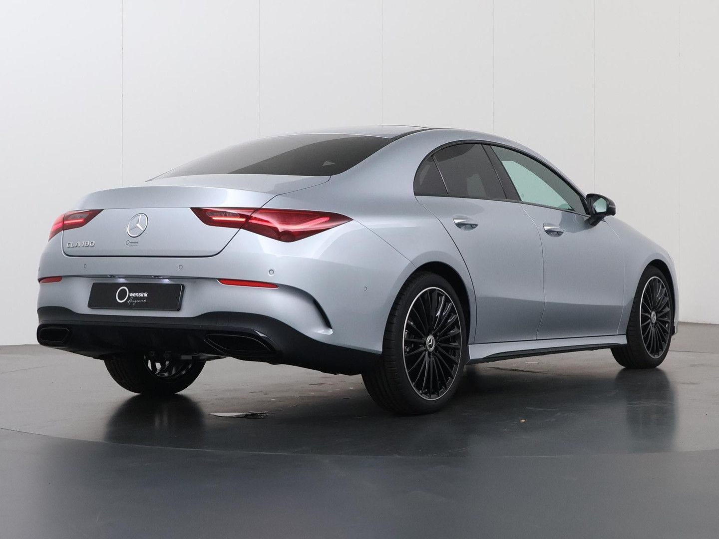 Mercedes-Benz CLA 180 Business Solution AMG | Panoramaschuifda imagem 2
