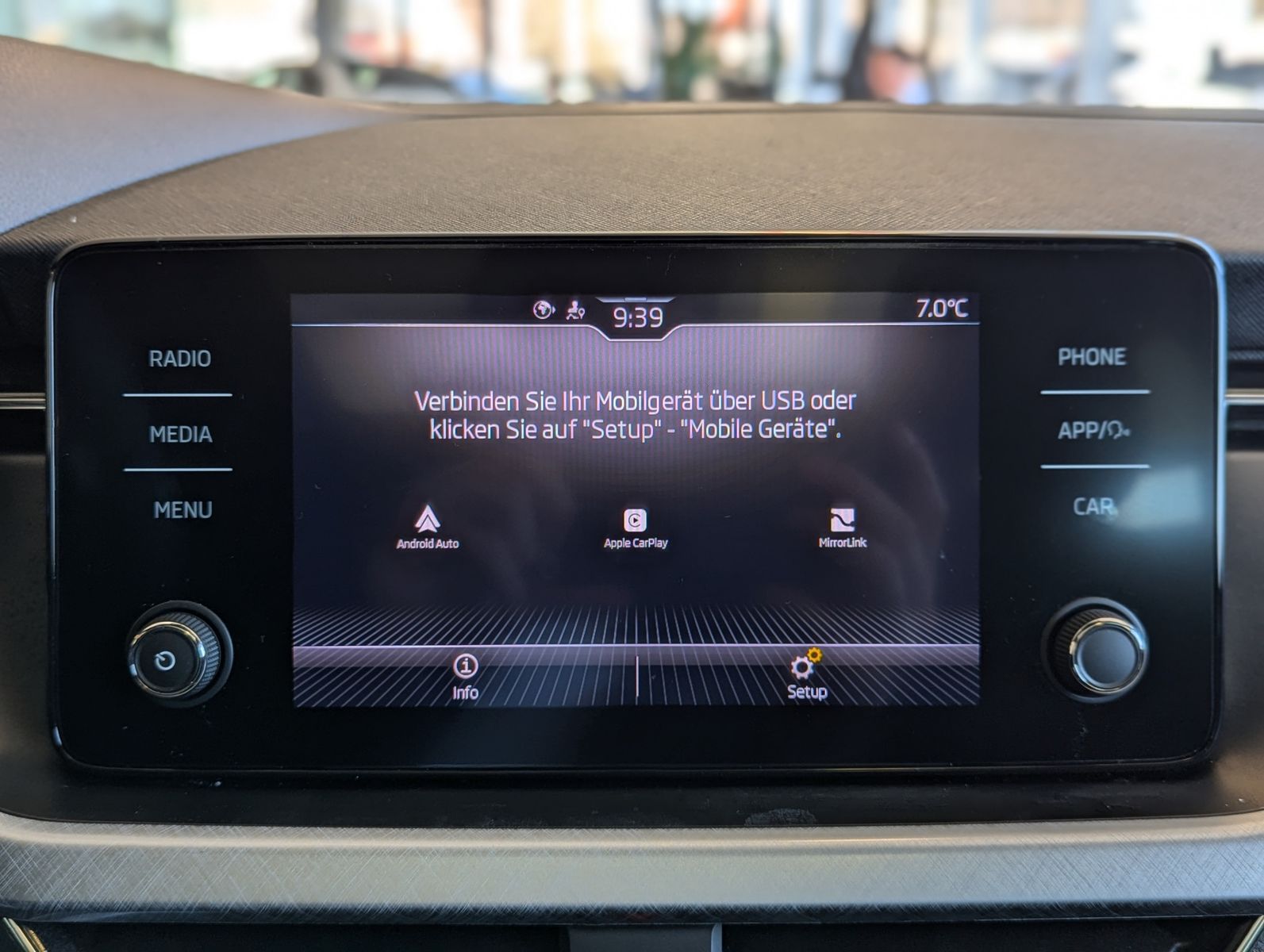 Fahrzeugabbildung SKODA Kamiq 1.0 TSI DSG Tour Cam Pano ACC SMART-LINK
