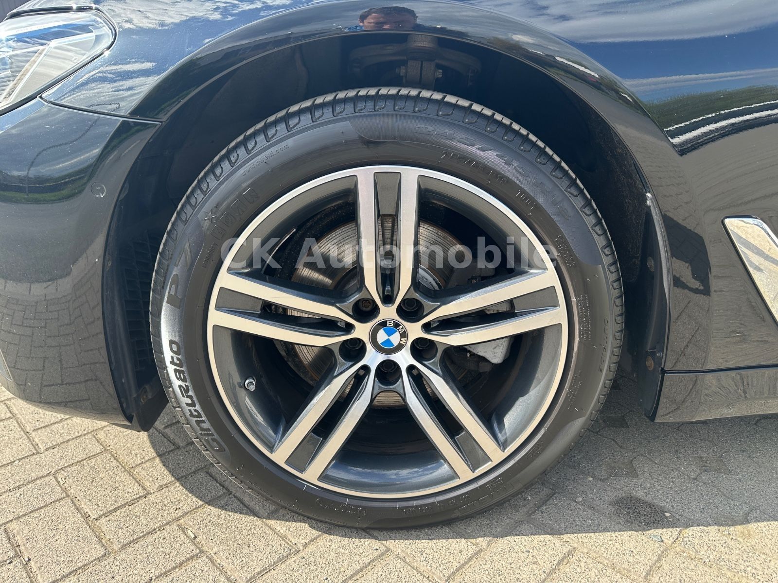 Fahrzeugabbildung BMW 520d Touring/Navi/Laser/Head-Up/Leder/360°/AHK