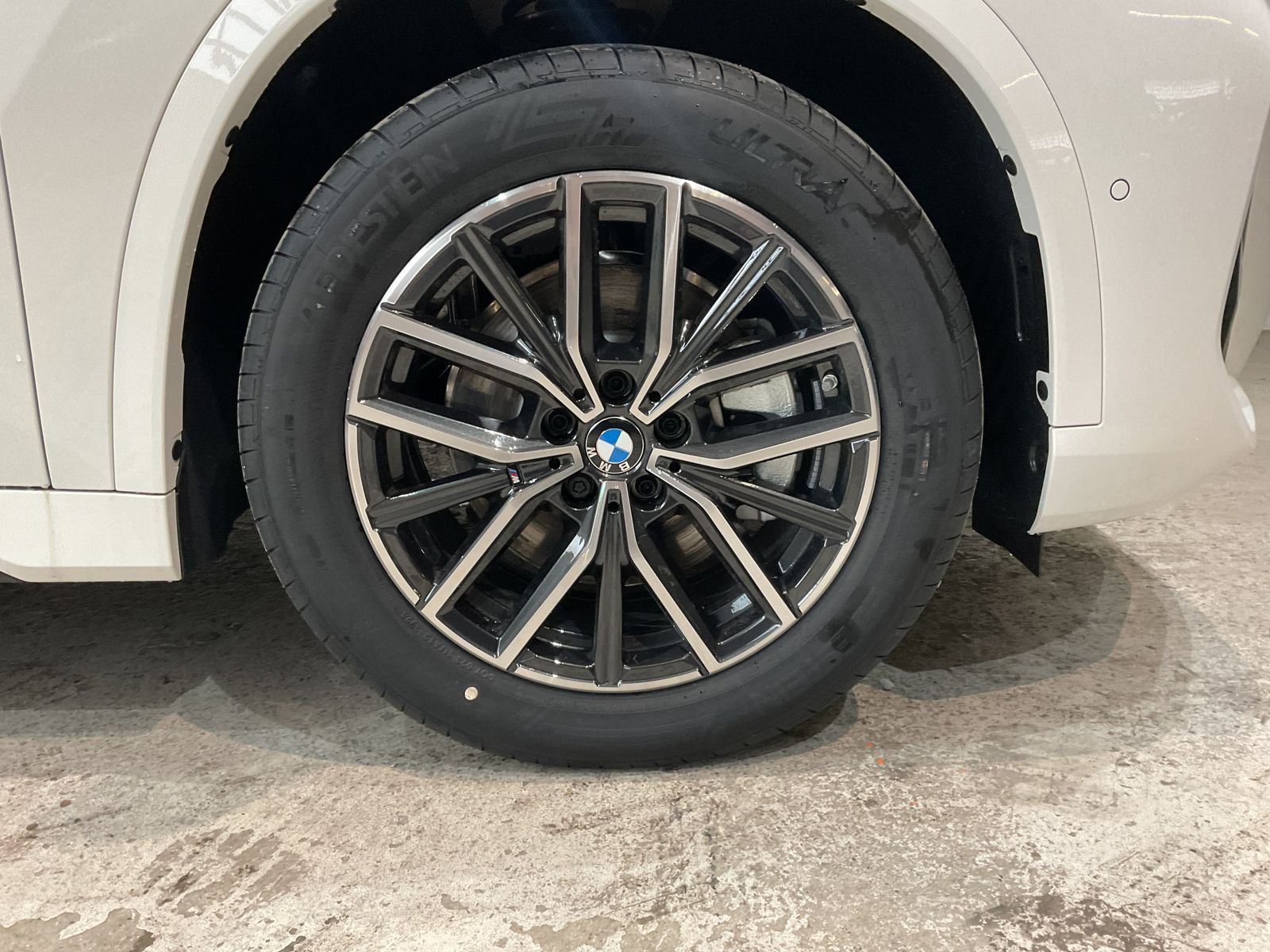 Fahrzeugabbildung BMW X1 sDrive20i 18" LMR, AHK, Komfortzugang DAB