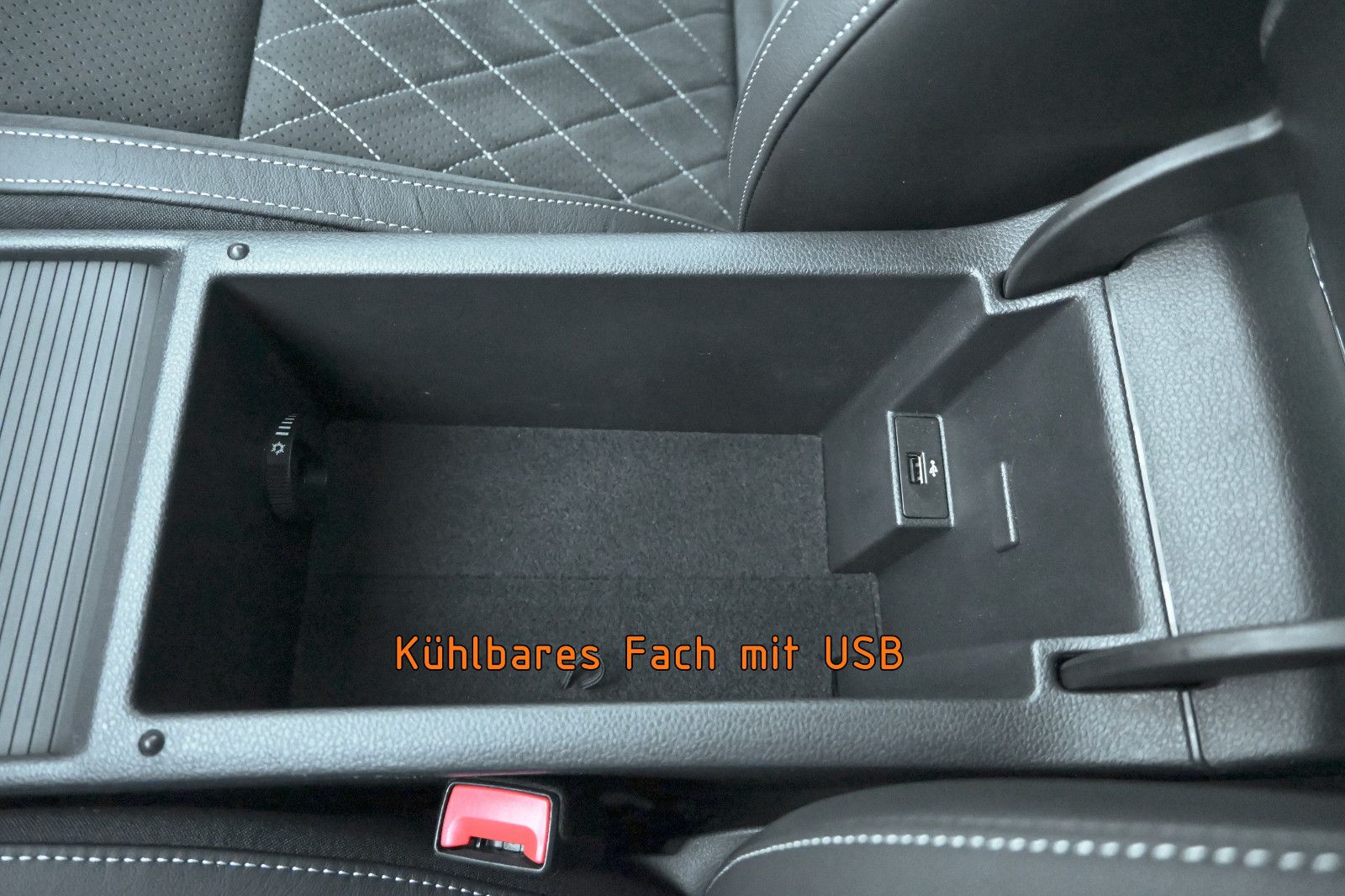 Fahrzeugabbildung SKODA Superb 2.0 TDI DSG SPORTLINE COMBI °ACC°AHK°360°