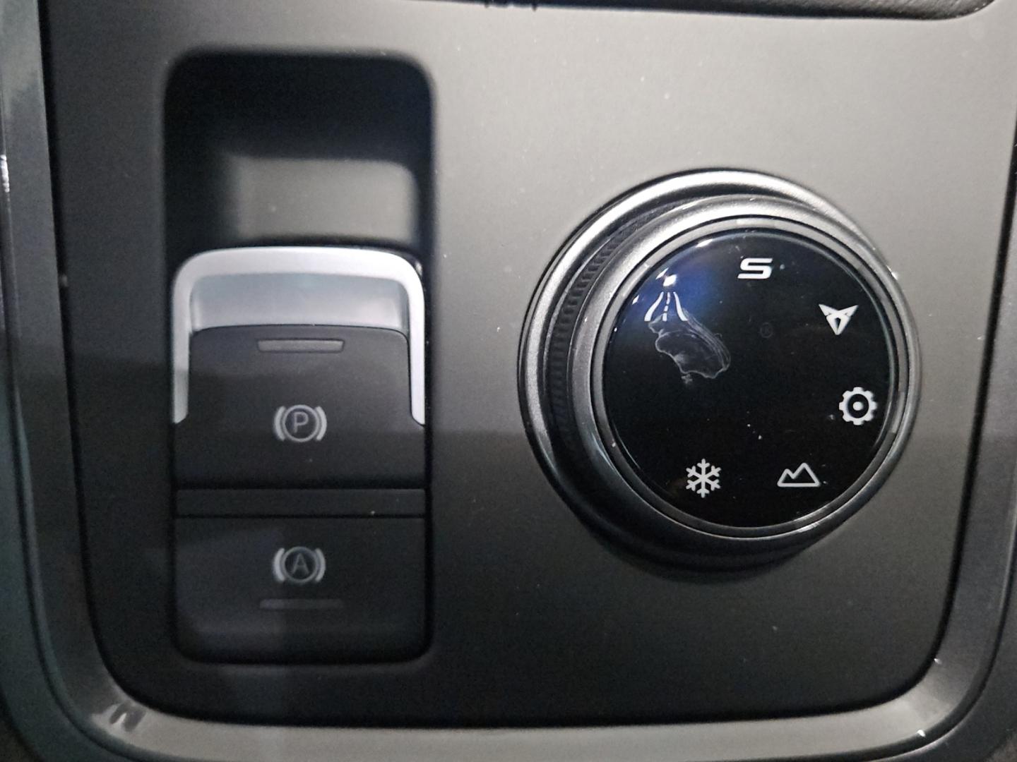 Cupra Ateca 4Drive TSI AHK-klappbar Navi Panoglasdach 