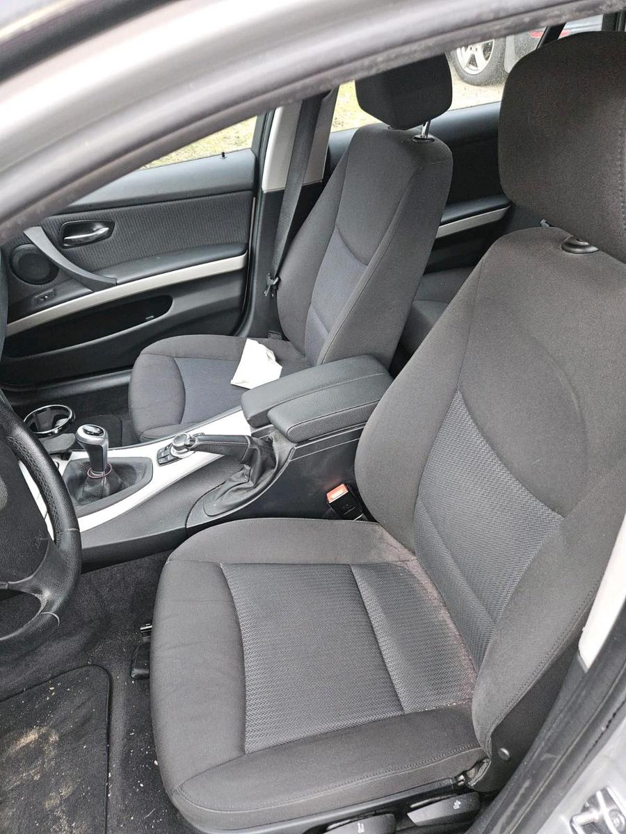 BMW 318 2012 — photo 11