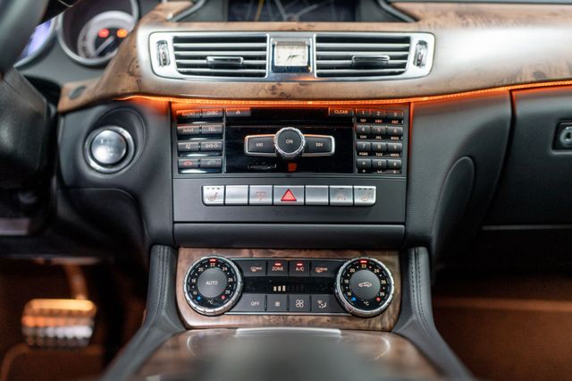 Mercedes-Benz CLS 350 CDI Voll*Massage*Nacht*Distronic