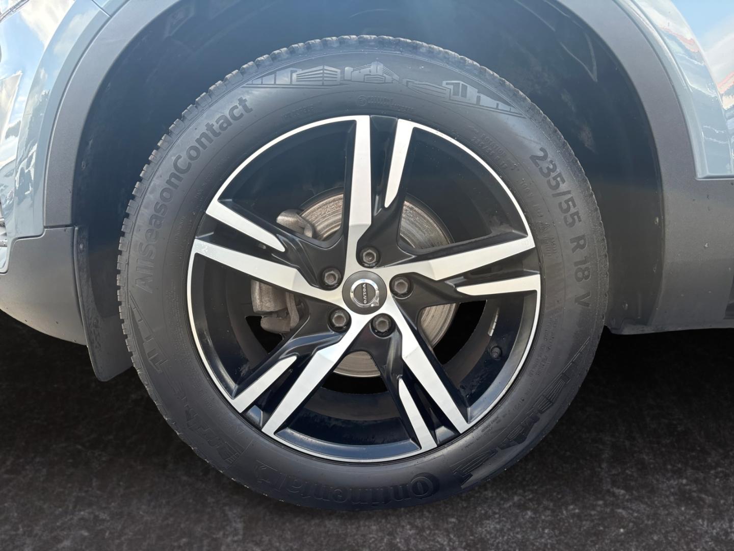 Volvo XC40 R Design*Business*S-Dach*Xenium*Winter*Inte