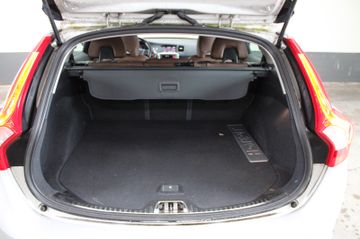 Volvo V60 Cross Country - 12
