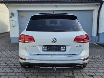 Volkswagen Touareg - 11