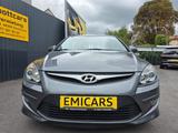 Hyundai i30 CW BLUE DRIVE 1.6 CRDi 66 kW Classic - Hyundai i30 aus 2011: Cw