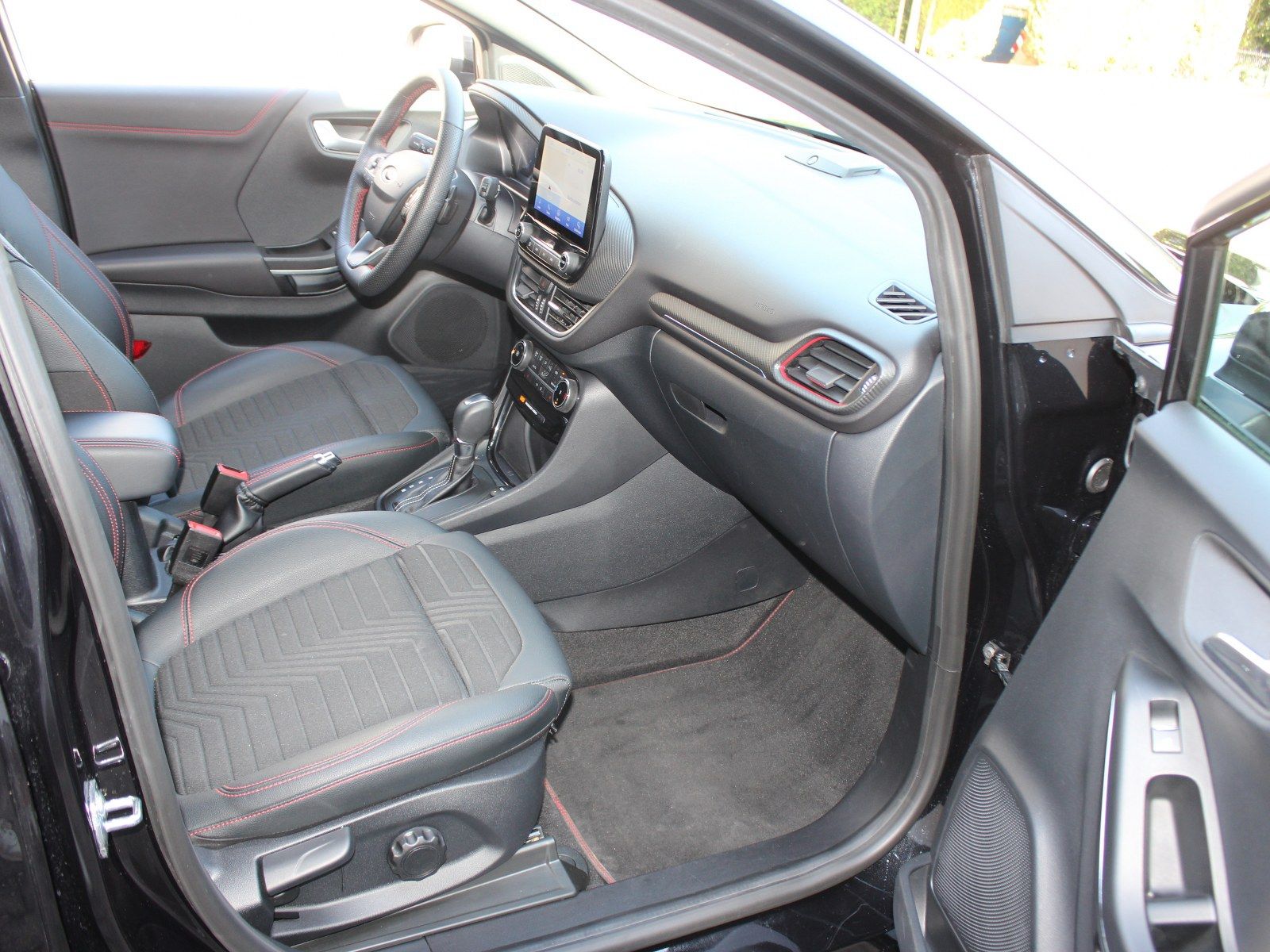 Fahrzeugabbildung Ford Puma ST-Line X 1,5 EcoBoost Mild Hybrid