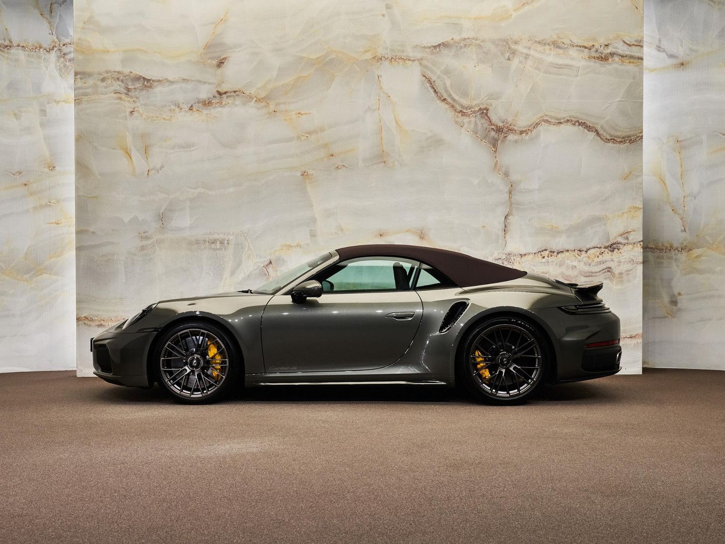 Porsche 992 Cabrio 3.6 Turbo S , noselift, clubleder, ce imagem 2