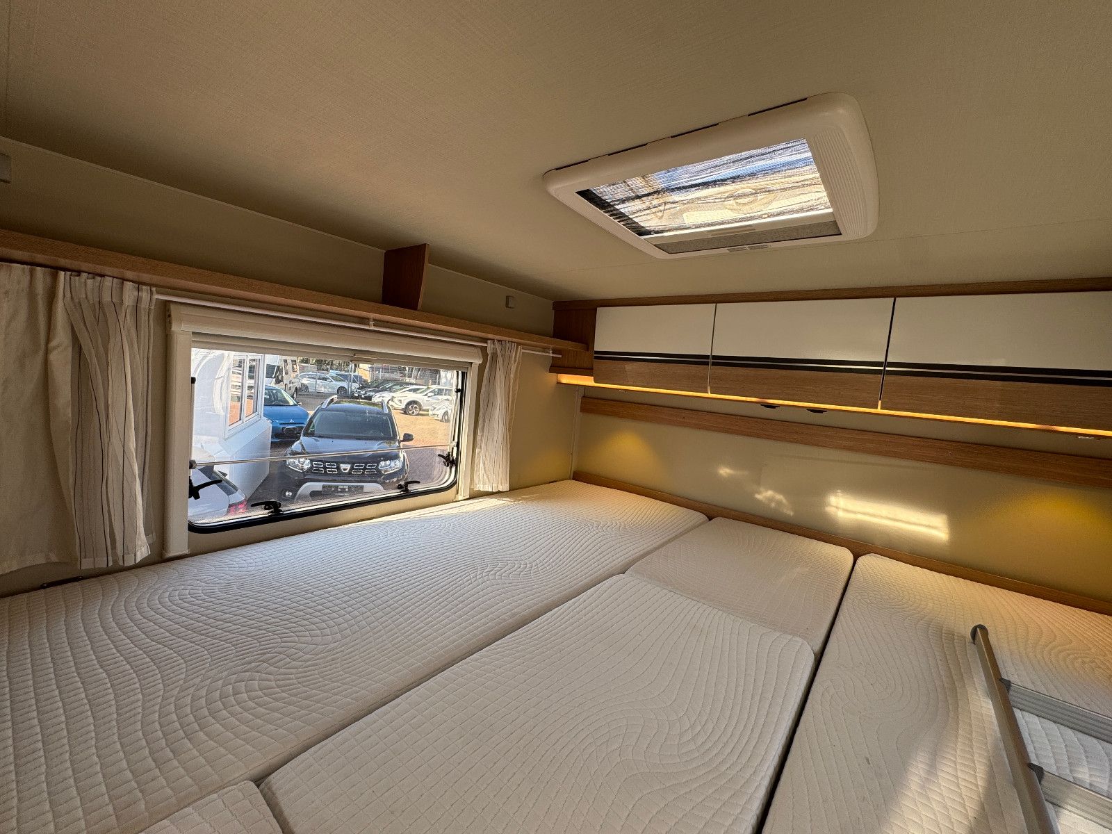 Fahrzeugabbildung Sunlight T 68 FIAT DUCATO NAVI KAMERA SAT TV EB & HUBBETT