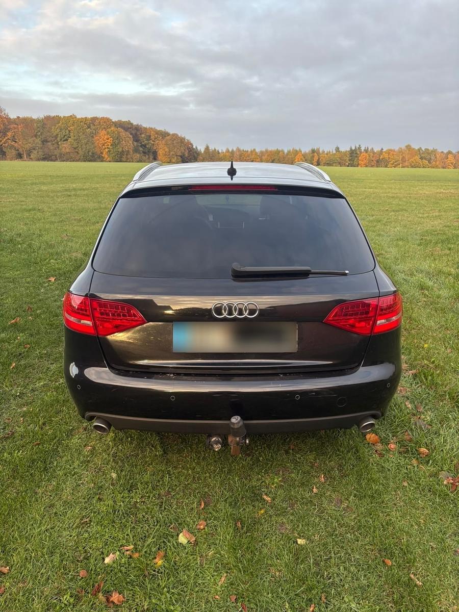 Audi A4 2009 — photo 7