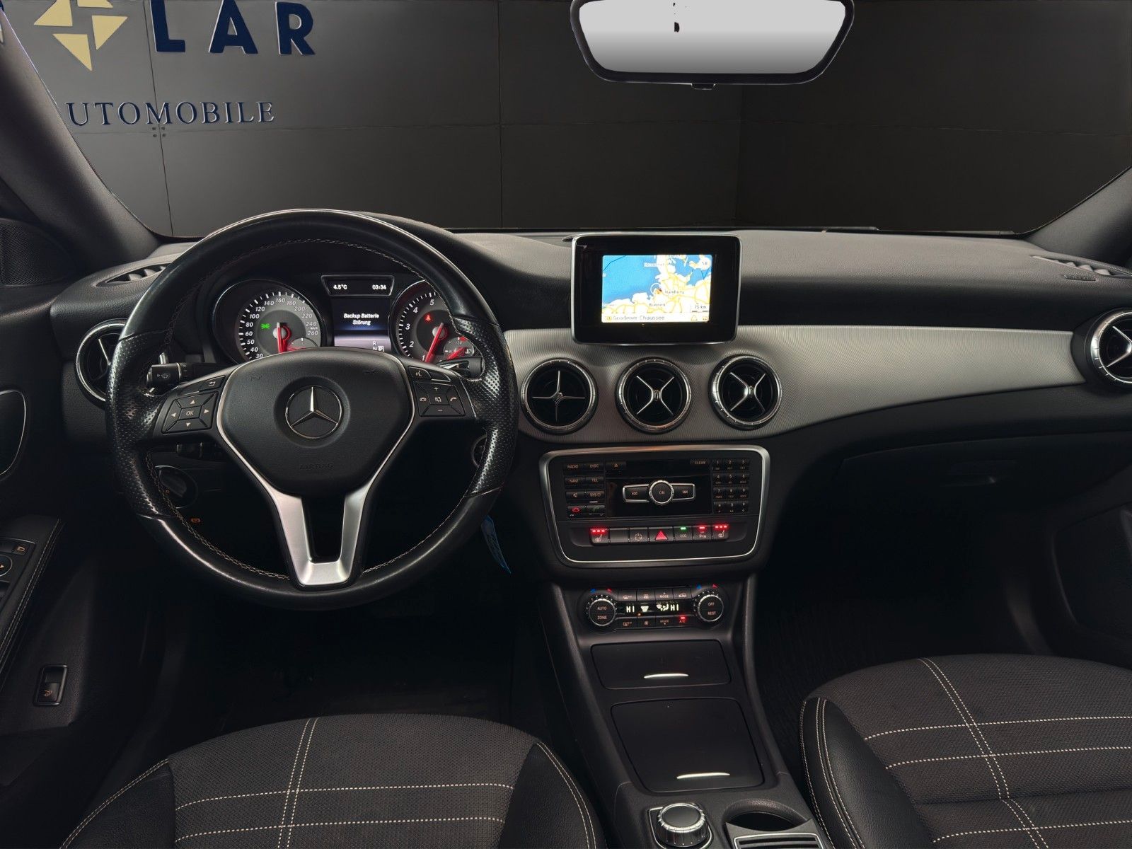 Fahrzeugabbildung Mercedes-Benz CLA 180 *Pano*Automatik*Bi-Xen*Navi*Sitzheizung