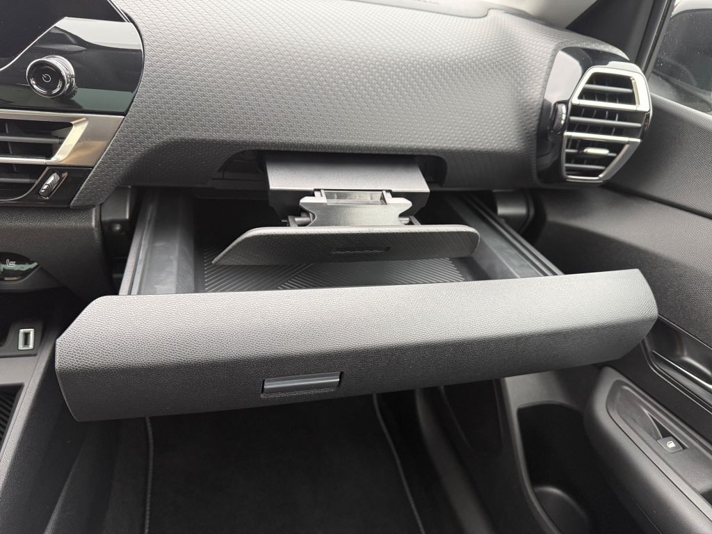 Fahrzeugabbildung Citroën C4 X PureTech 130 Stop&Start EAT8 MAX