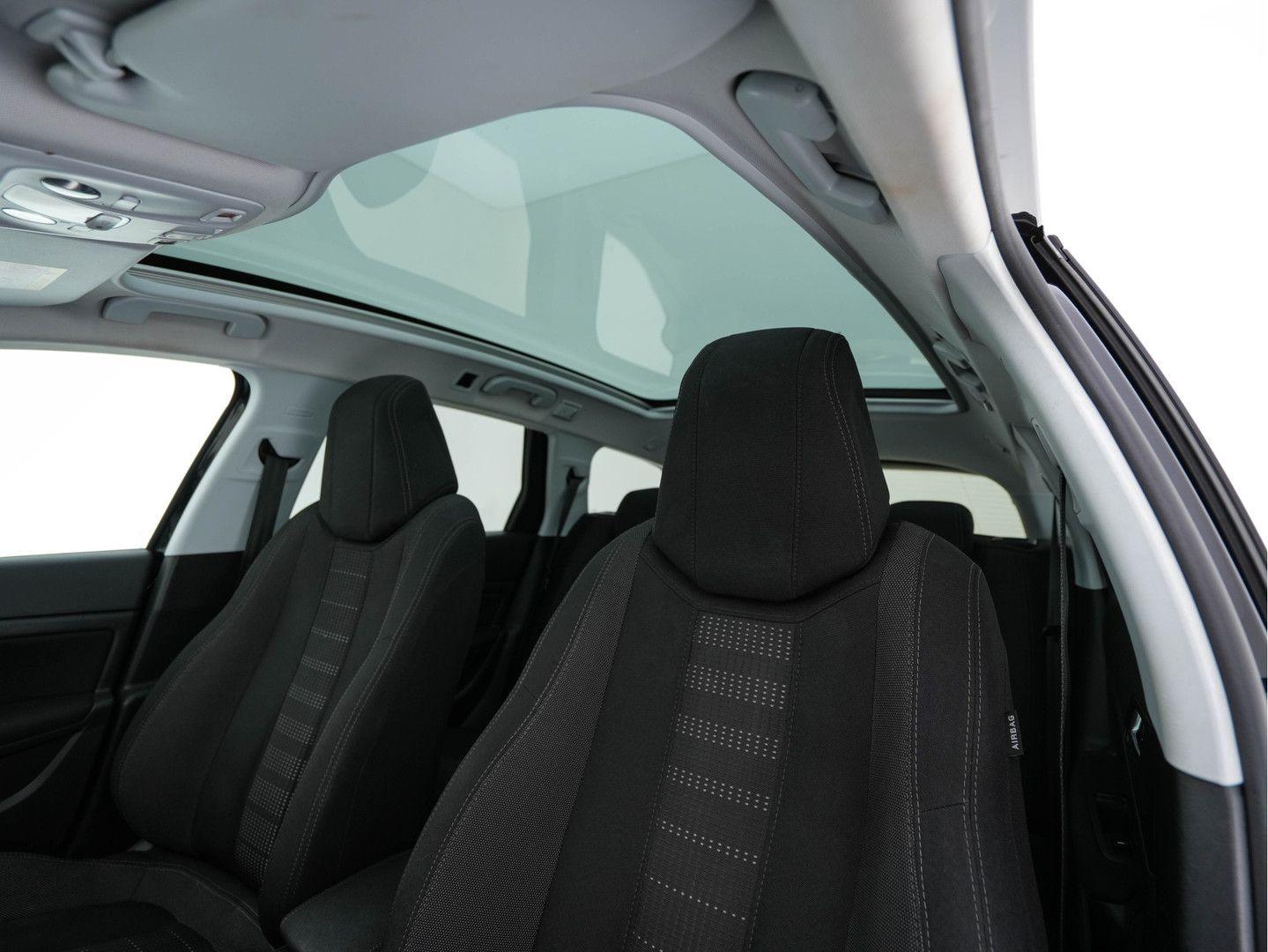 Peugeot 308 2015 — photo 22