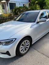 BMW 318i Touring Auto - LiveCockpit Professional - BMW 318 Gebrauchtwagen in München