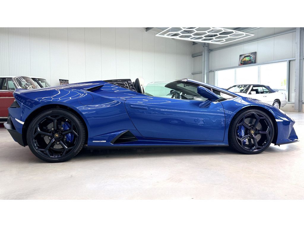 Lamborghini Huracan EVO Spyder AWD Blu Sideris Lift Kamera foto 8