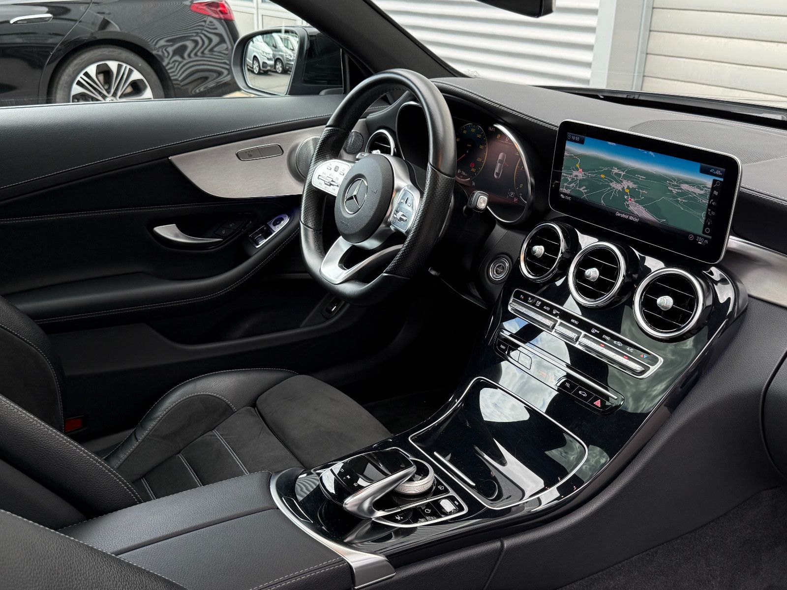 Fahrzeugabbildung Mercedes-Benz C 220d Coupe AMG Burmester Pano Night-Paket 360°