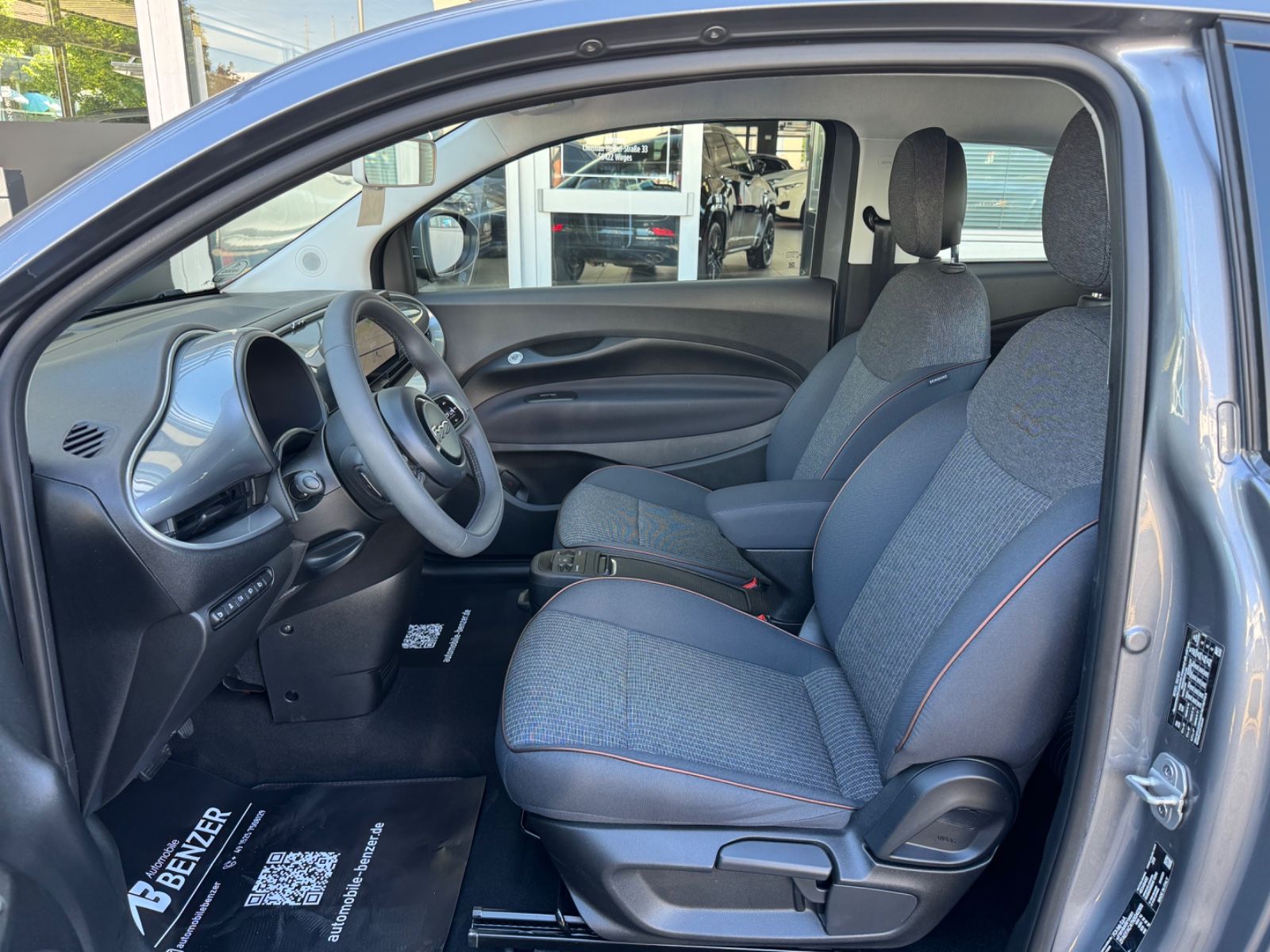 Fahrzeugabbildung Fiat 500 e Icon/42 kWh/Navi/R-Cam/ACC*CarPlay/SHZ/