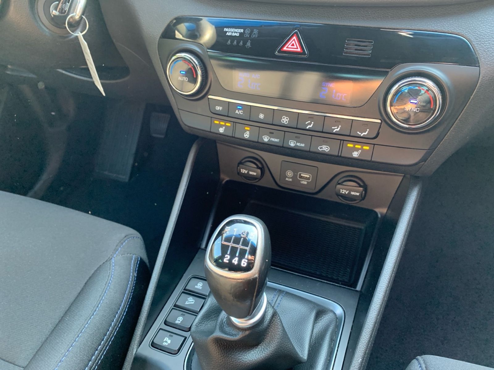 Fahrzeugabbildung Hyundai TUCSON 1.6 Passion Navi 8xbereift
