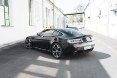 Fahrzeugabbildung Aston Martin V12 Vantage Carbon Black Edition *MwSt / Manual*