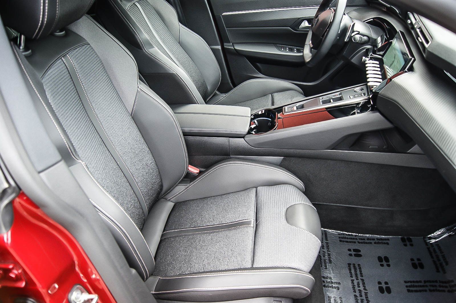 Fahrzeugabbildung Peugeot 508 SW Hybrid 225 Allure NEUES MODELL ANHZV LED