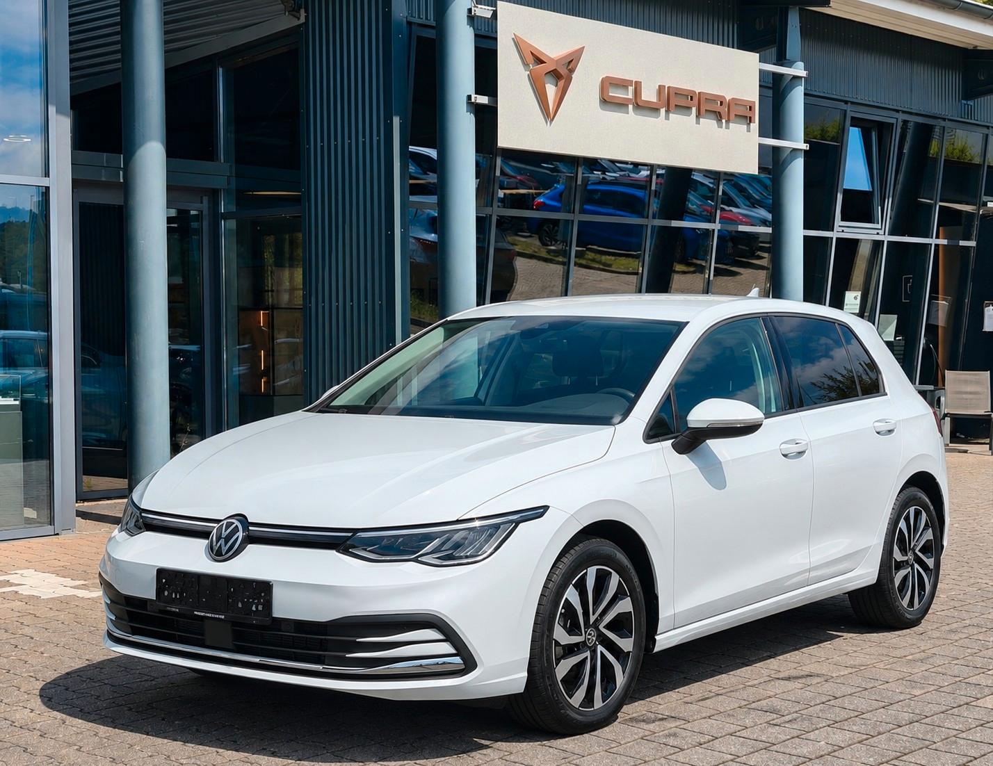 Volkswagen Golf VIII Lim. 1.5 TSI 110KW/150PS +SHZ+NAV+APP+