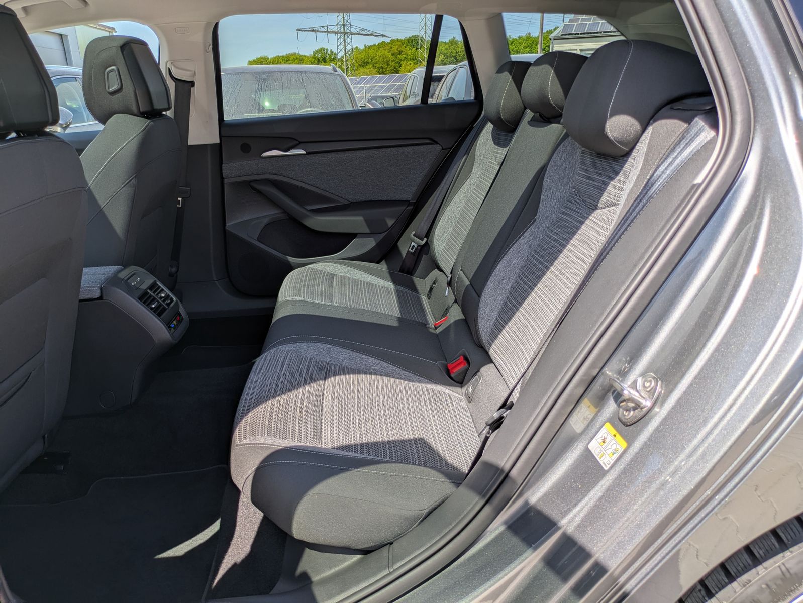 Fahrzeugabbildung SKODA Superb 2.0 TDI 4x4 Selection MATRIX*AHK*PANO*19"
