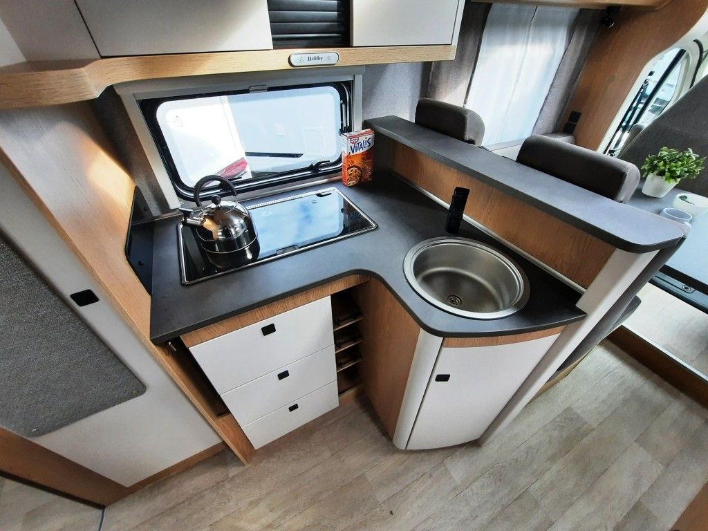 Fahrzeug Übersicht 13 Fahrzeugabbildung Hobby ONTOUR T 700 F Verfüg./Sparen Sie 15.807,- €