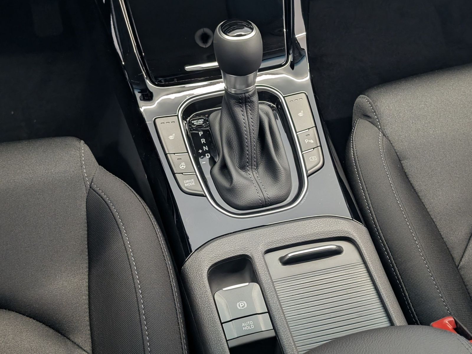 HYUNDAI i30 Kombi 1.6 T-GDI Trend Automatik SHZ Navi – Bild 20