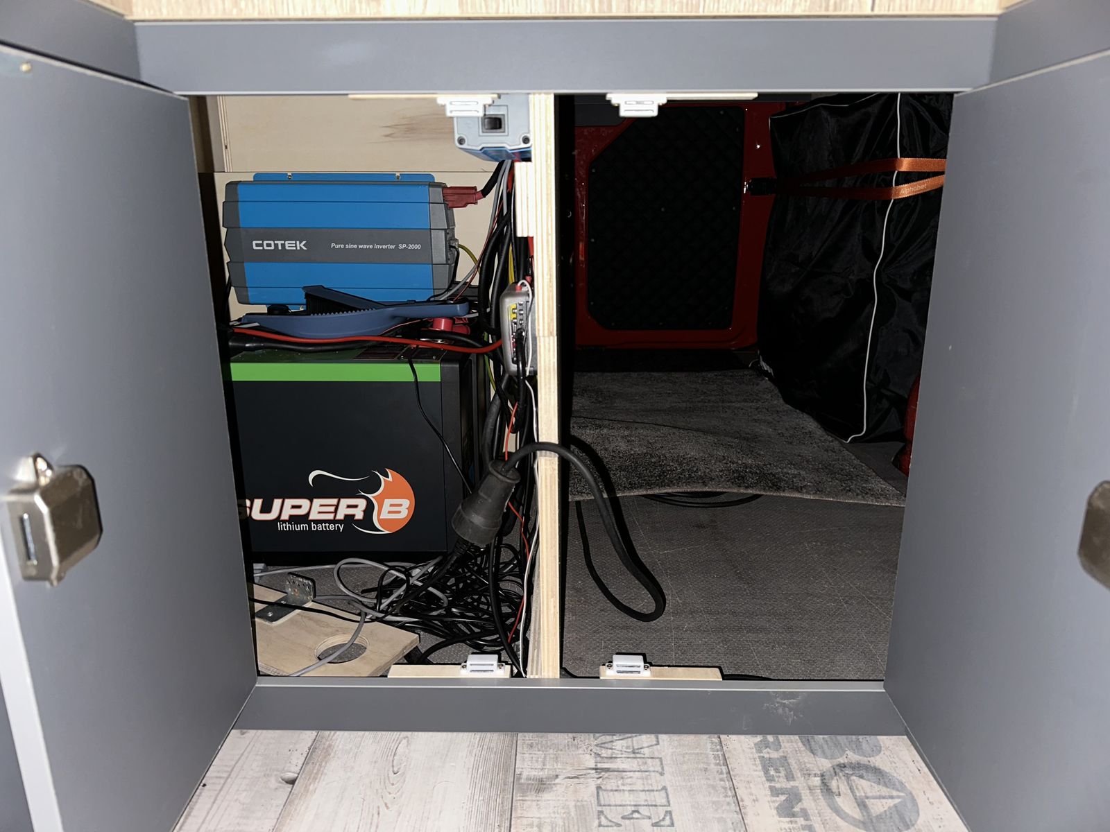 Fahrzeugabbildung Volkswagen Crafter 2.0 TDI Lang Hochdach CAMPER+KAM+AHK+2Hd