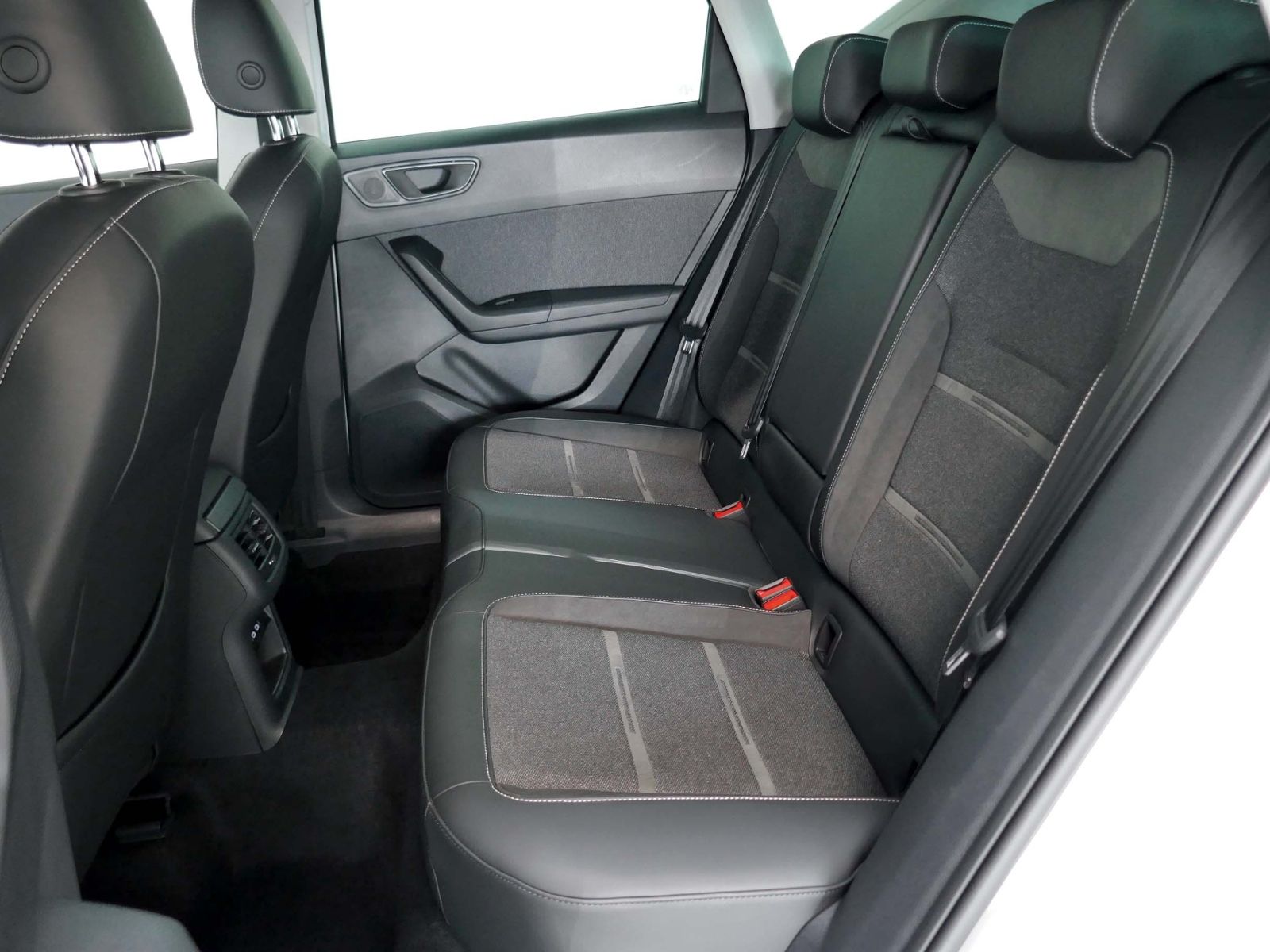 Fahrzeugabbildung SEAT Ateca X-Perience 1.5 TSI | LED AHK RFK ACC