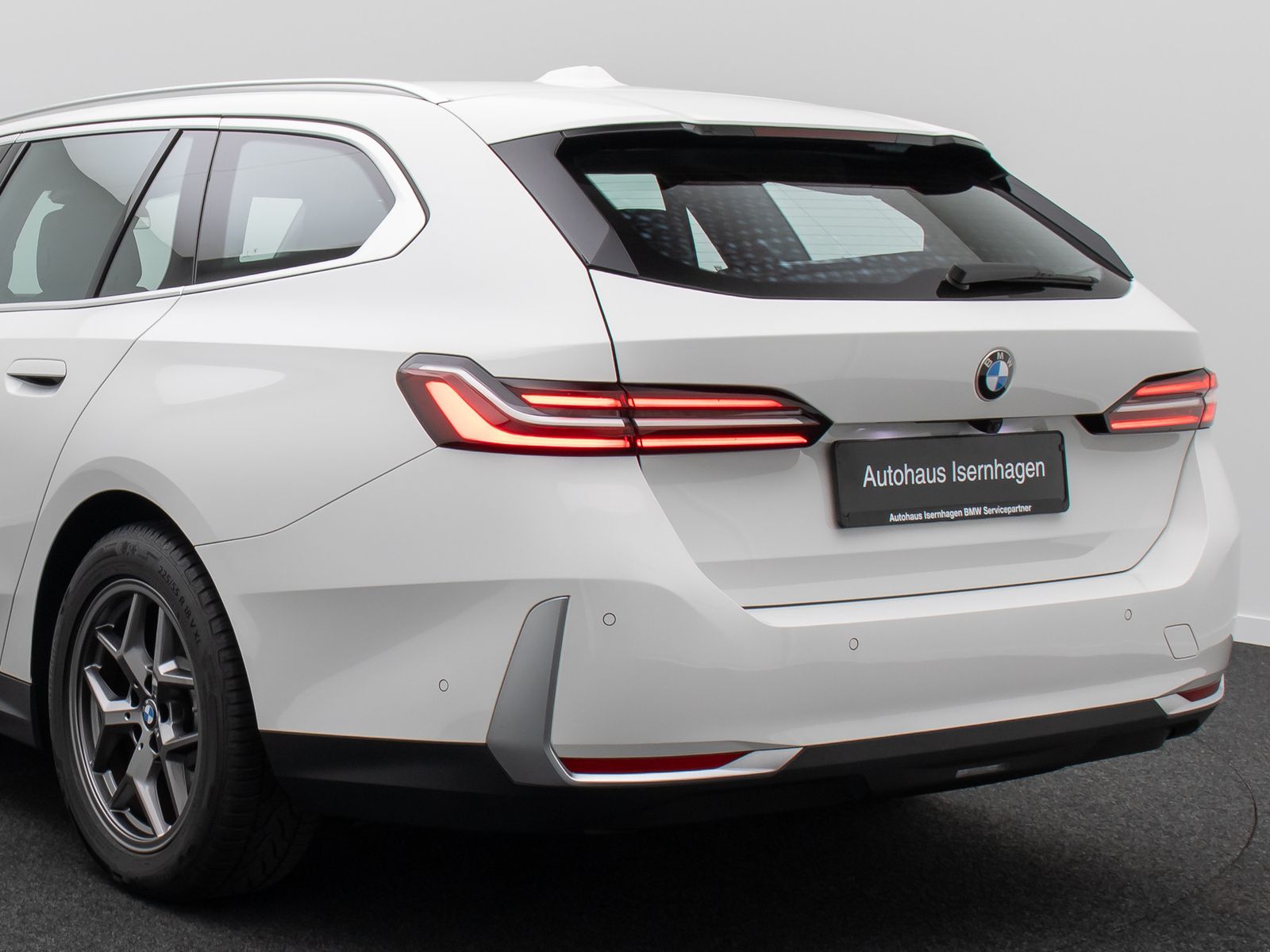 Fahrzeugabbildung BMW 520d Kamera DAB Leder LED Alarm Sport 18Zoll