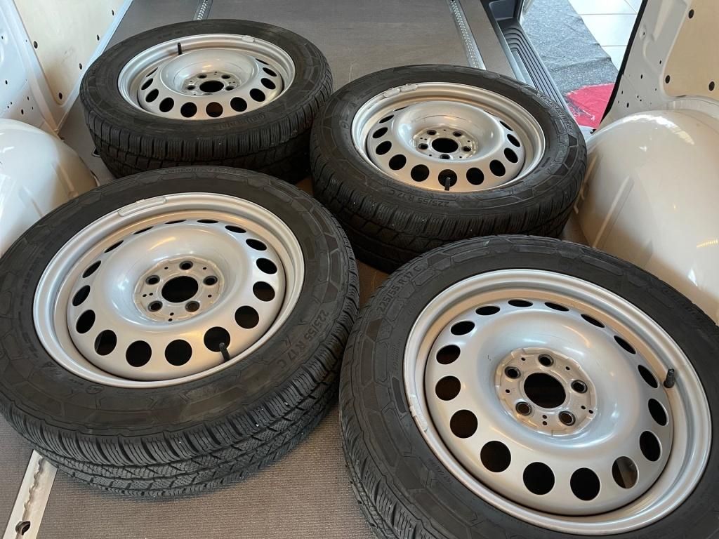 Fahrzeugabbildung Mercedes-Benz Vito 114 Kasten lang 4x4 AHK, LED, Distronic