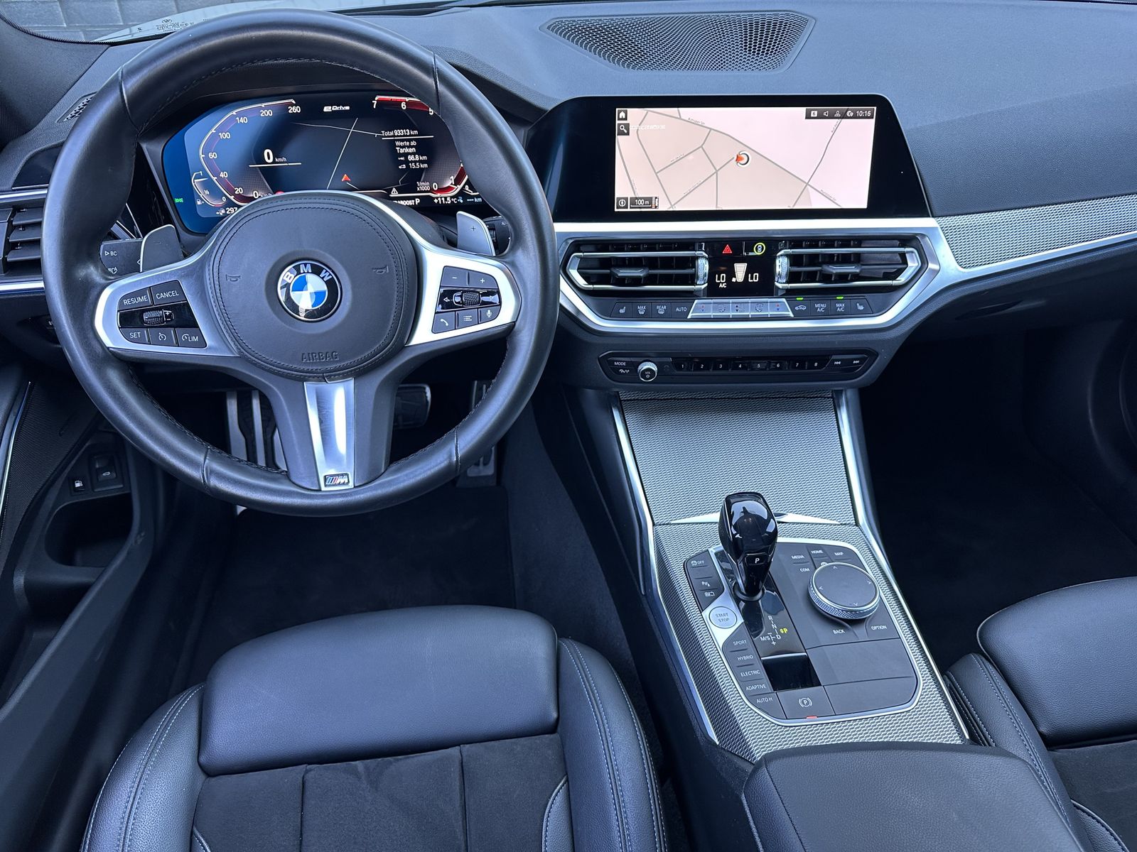 Fahrzeugabbildung BMW 330e Touring M-Sport NAV+LASER+KAM+19ZO+H&K+1HD