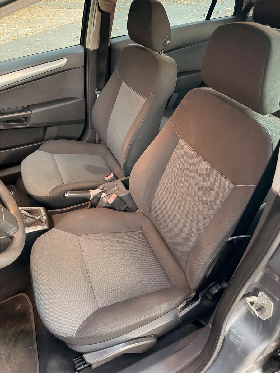 Opel Astra 2006 — photo 11