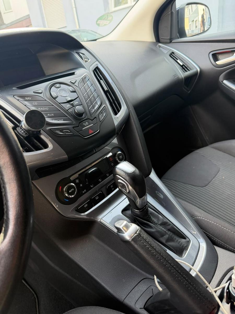Ford Focus 2014 — photo 9
