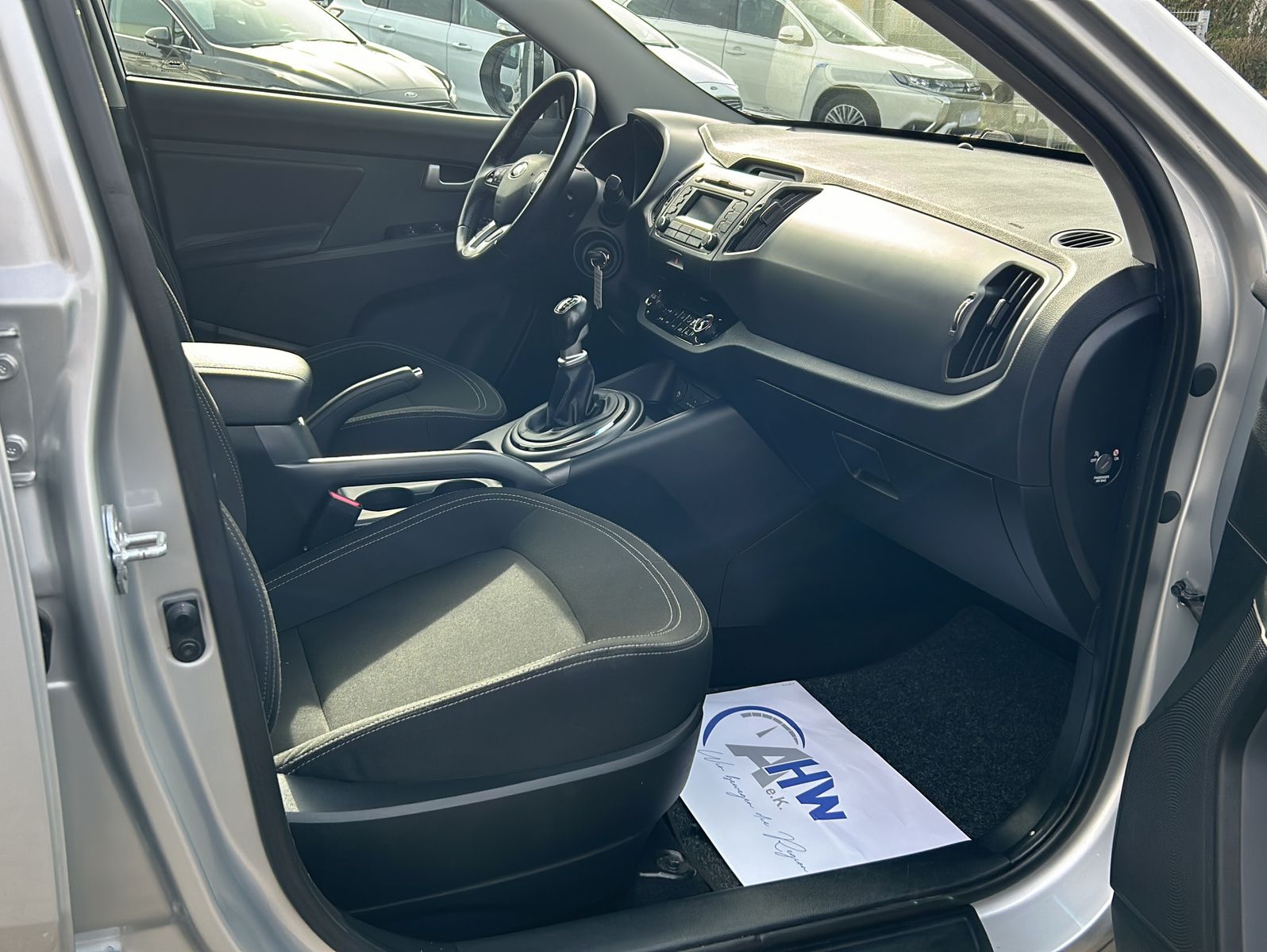 Fahrzeugabbildung Kia Sportage 2,0 Attract 2WD