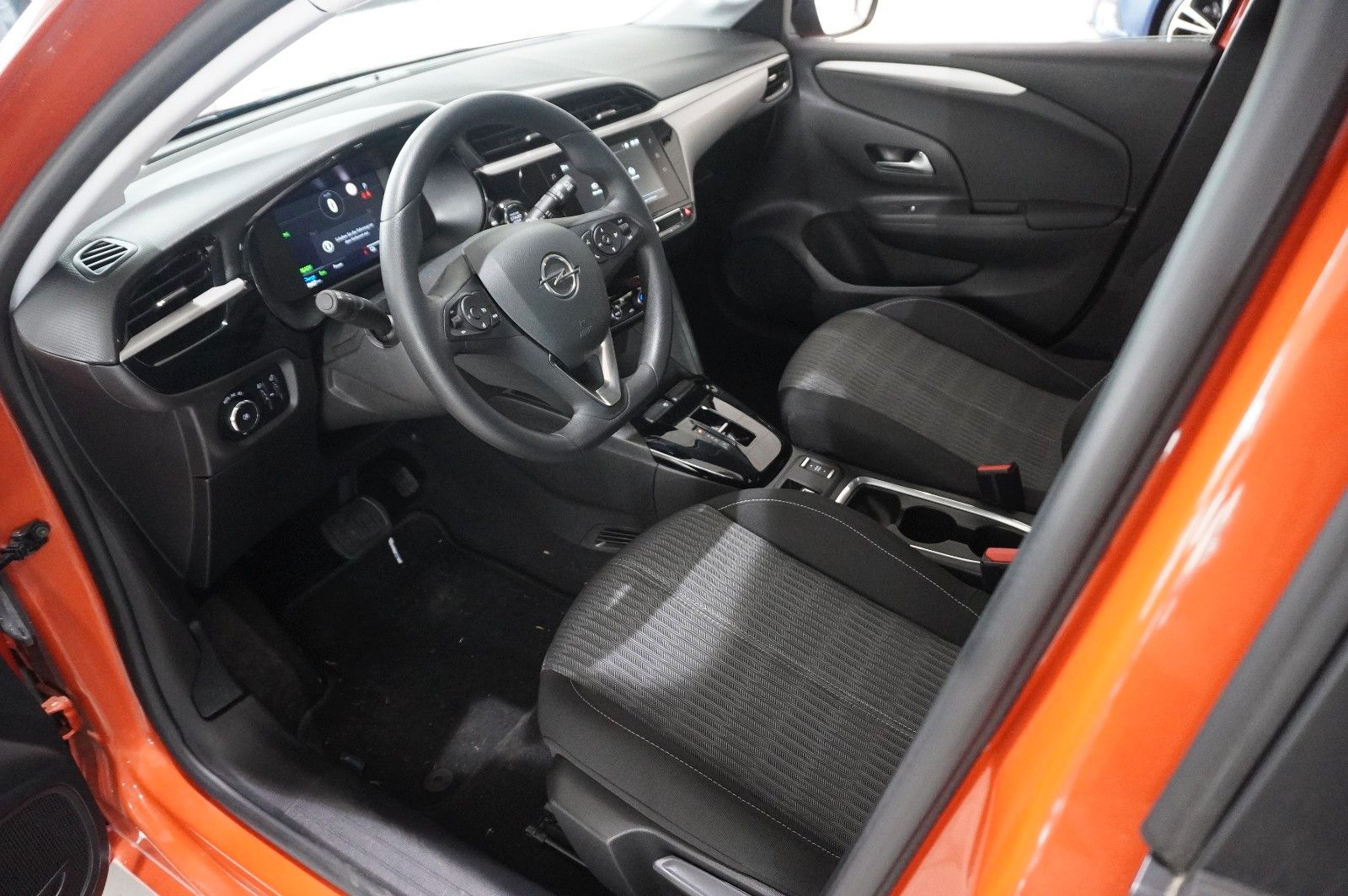 Fahrzeugabbildung Opel Corsa-e F EDITION 7KW NAVI/VIRT/TEMP/DAB/WÄRMEP.