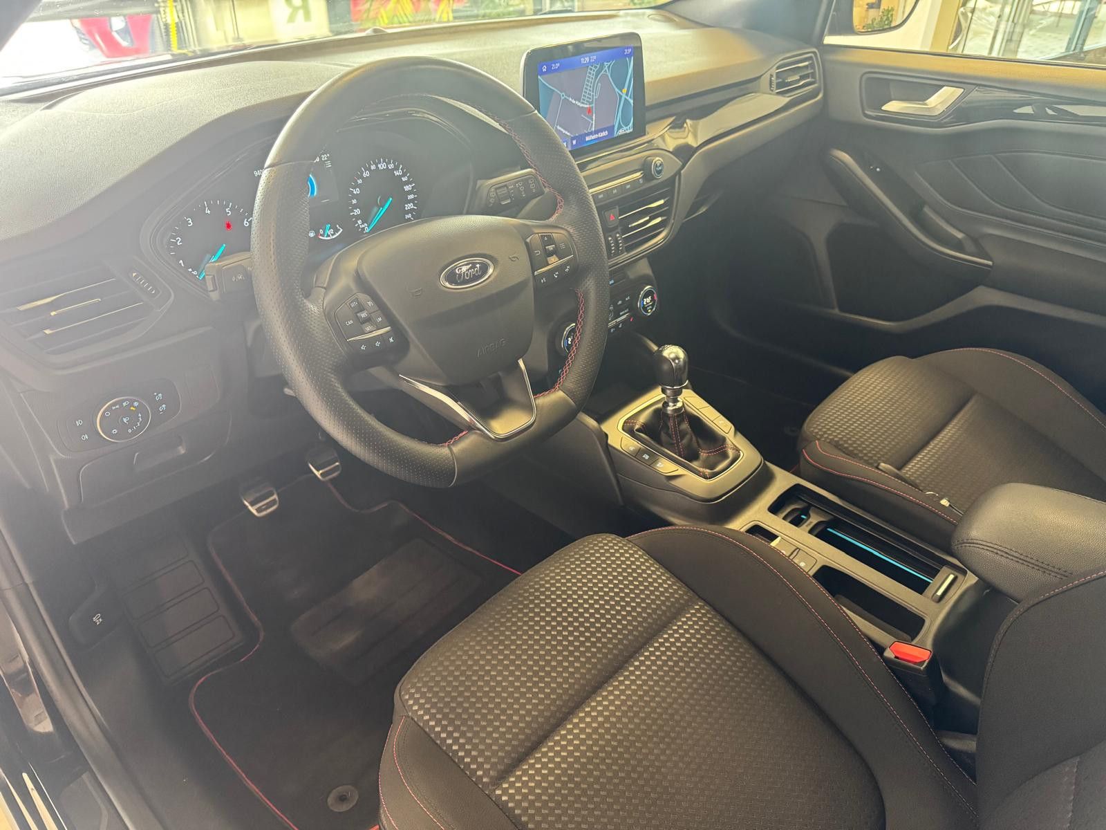 Fahrzeugabbildung Ford Focus 1,5 EcoBoost ST-Line /LED/NAVI/KLIMA