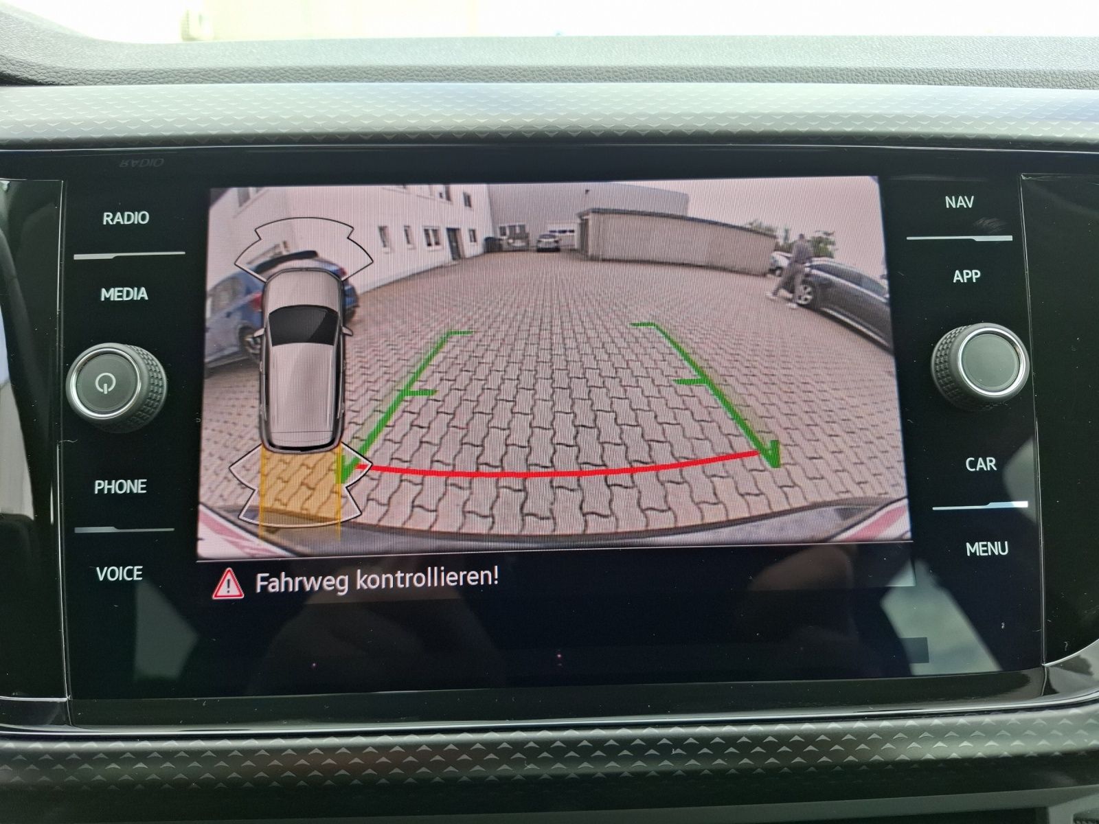 Fahrzeugabbildung Volkswagen T-Cross TSI Life Navi Climatronic RFK SH LM