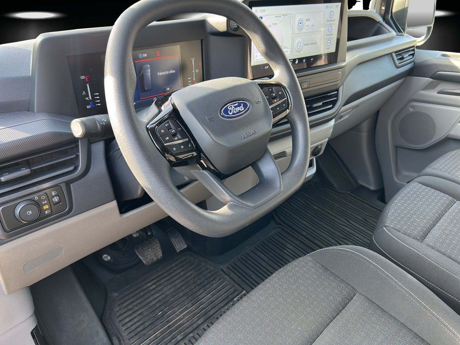 Fahrzeugabbildung Ford Transit Custom 2.0 EcoBlue L2 Trend AWD/PDC/AHK