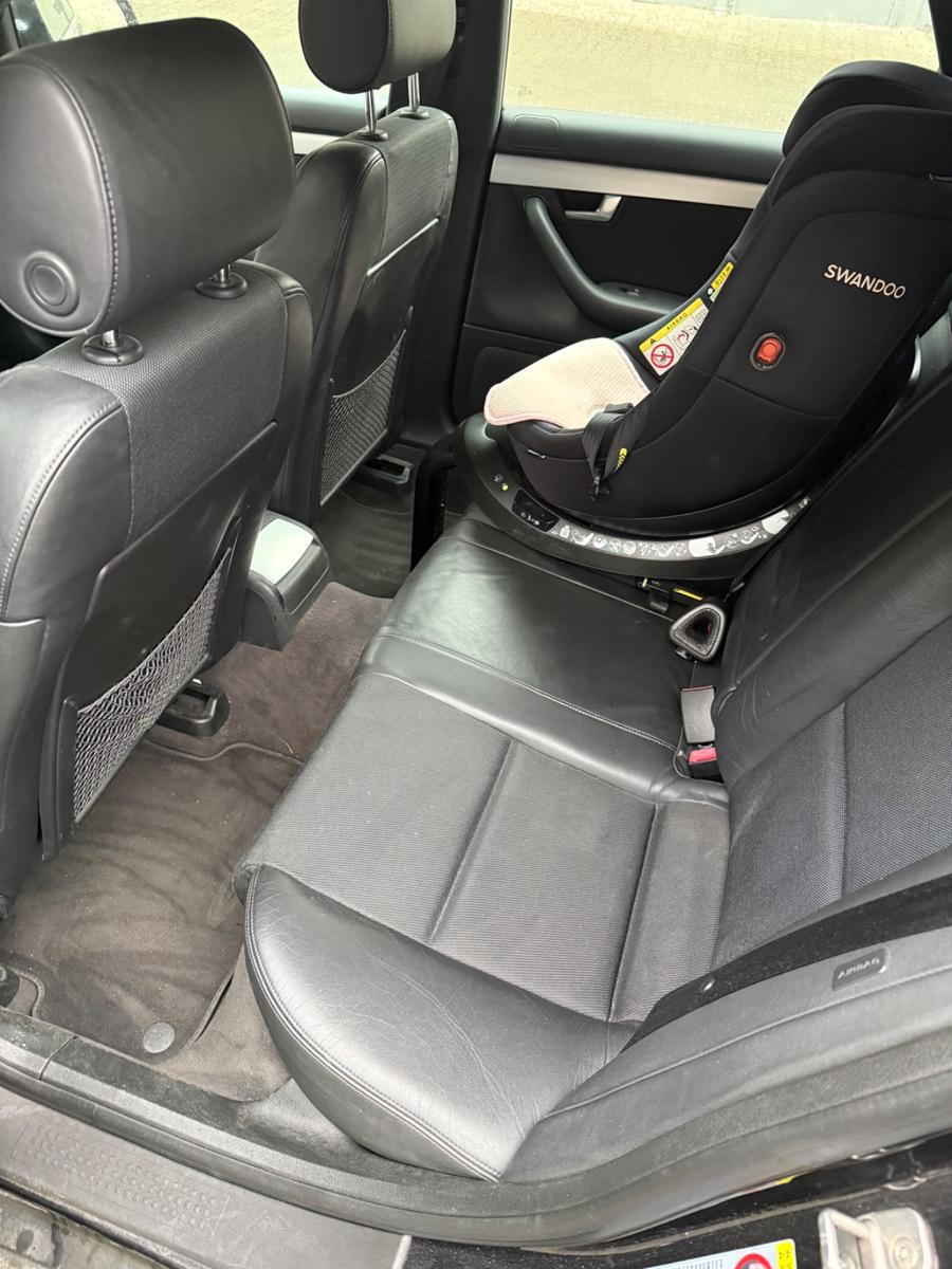 Audi A4 2004 — photo 8